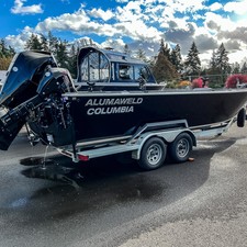 Alumaweld Columbia 23 ft