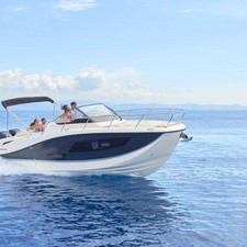 Quicksilver Activ 875 Sundeck