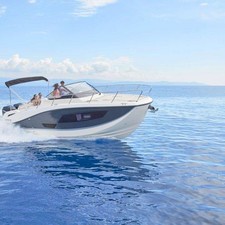 Quicksilver Activ 875 Sundeck