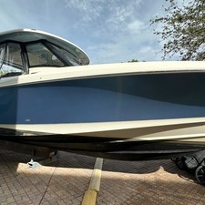 Boston Whaler 350 Realm