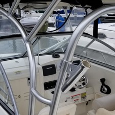 Boston Whaler 235 Conquest
