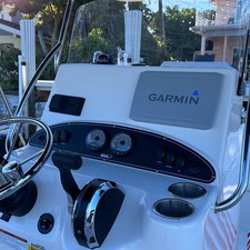 Boston Whaler 190 Outrage