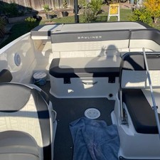 Bayliner VR6 BOWRIDER