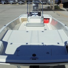 Mako Pro Skiff 17 CC