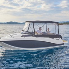 Quicksilver Activ 555 Cabin