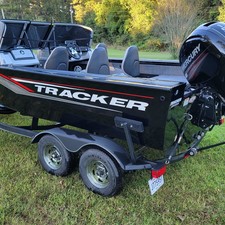 Tracker Targa V-18 WT