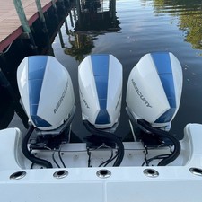 Boston Whaler 350 Outrage