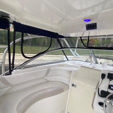 Boston Whaler 305 Conquest
