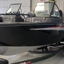 Tracker Targa V-19 WT