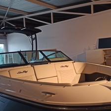 Sea Ray 230 SPX