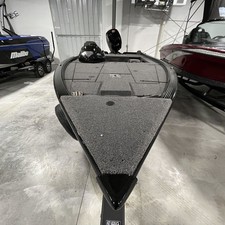 Lund Boats 1875 Pro-V Bass