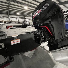 Lund Boats 1875 Pro-V Bass