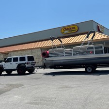 Sun Tracker Party Barge 20 DLX