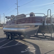 Sun Tracker Fishin Barge 20 DLX