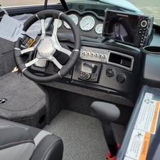 Lund Boats 1875 Crossover XS