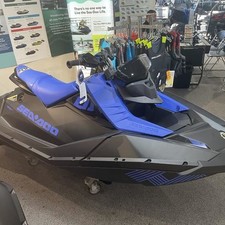 Sea-Doo Waverunner Spark� Trixx� 2-up Rotax� 900 H.O. ACE� iBR