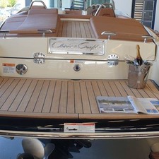 Chris-Craft Launch 27