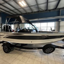 Lund Boats 1875 Pro-V Sport