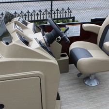 Sunchaser Boats Geneva Cruise 22 LR DH