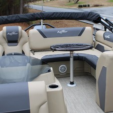 Sunchaser Boats Geneva Cruise 22 LR DH