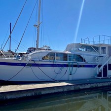 Chris-Craft Constellation
