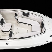 Robalo centre console r272