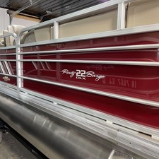 Sun Tracker Party Barge 22 DLX