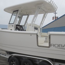 Robalo R270