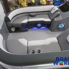 Tahoe Cascade 2385 Swingback (VRL) Pontoon & Honda 4-Str