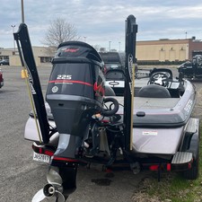 Skeeter zx 225