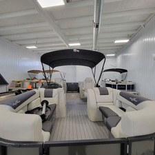 Sunchaser Boats Geneva Cruise 22 LR DH