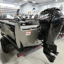 Crestliner 1700 Vision