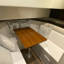 Cruisers Yachts 38 Express