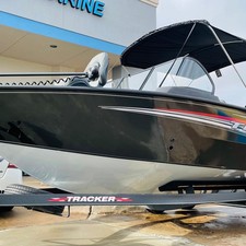Tracker Targa V-19 WT