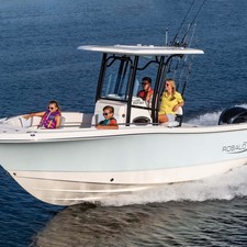 Robalo R230 Center Console