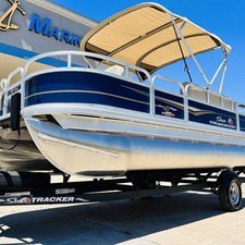 Sun Tracker Bass Buggy 18 DLX