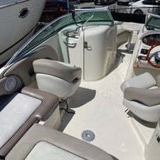 Sea Ray 220 Sundeck