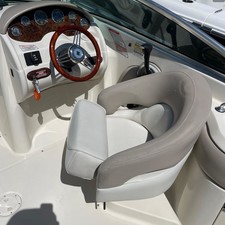 Sea Ray 220 Sundeck