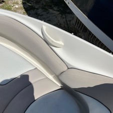 Sea Ray 220 Sundeck