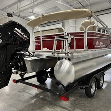 Sun Tracker Party Barge 20 DLX