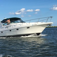 Cruisers yachts 3375 express