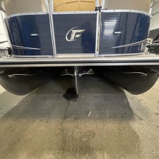 Sunchaser Boats Geneva Cruise 22 LR DH