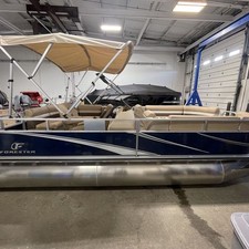 Sunchaser Boats Geneva Cruise 22 LR DH