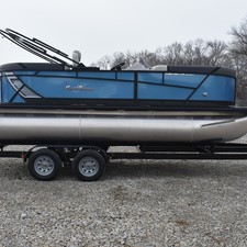 Sunchaser Boats Geneva Sport 24 LR DH Sport