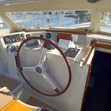 Amel Super Maramu 2000