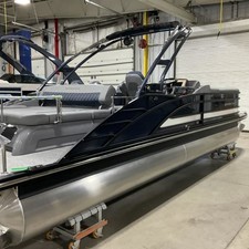 Bennington 25 RSBA Deluxe Folding Open Sport Arch