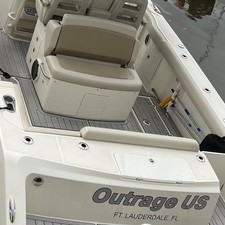 Boston Whaler 330 Outrage