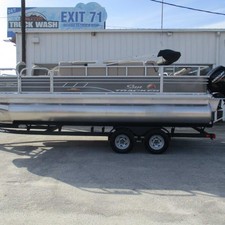 Sun Tracker Fishin Barge 20 DLX