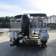 Sun Tracker Fishin Barge 20 DLX