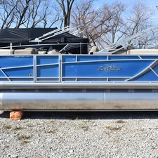 Sunchaser Boats Geneva Cruise 22 LR DH